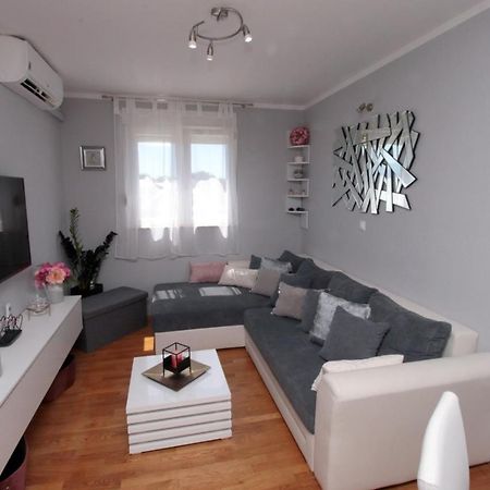 Apartman *SANJA* Omiš Apartment Bagian luar foto