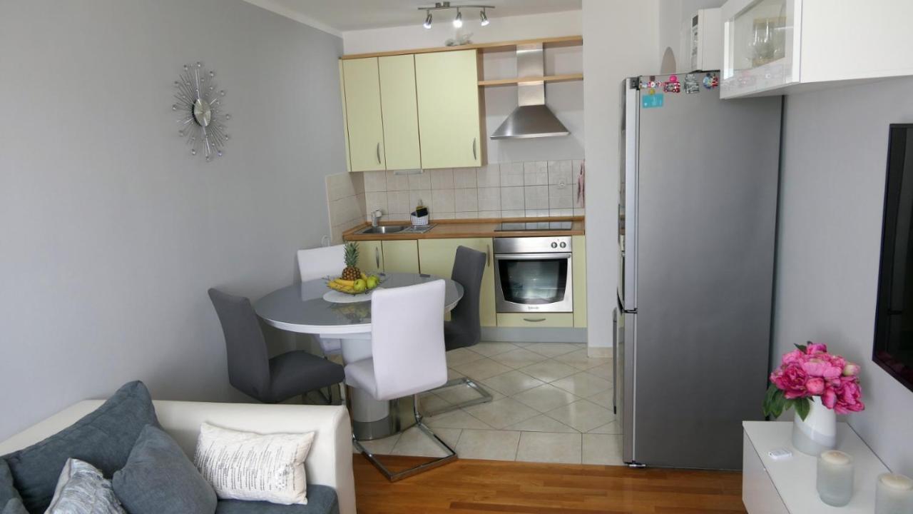 Apartman *SANJA* Omiš Apartment Bagian luar foto